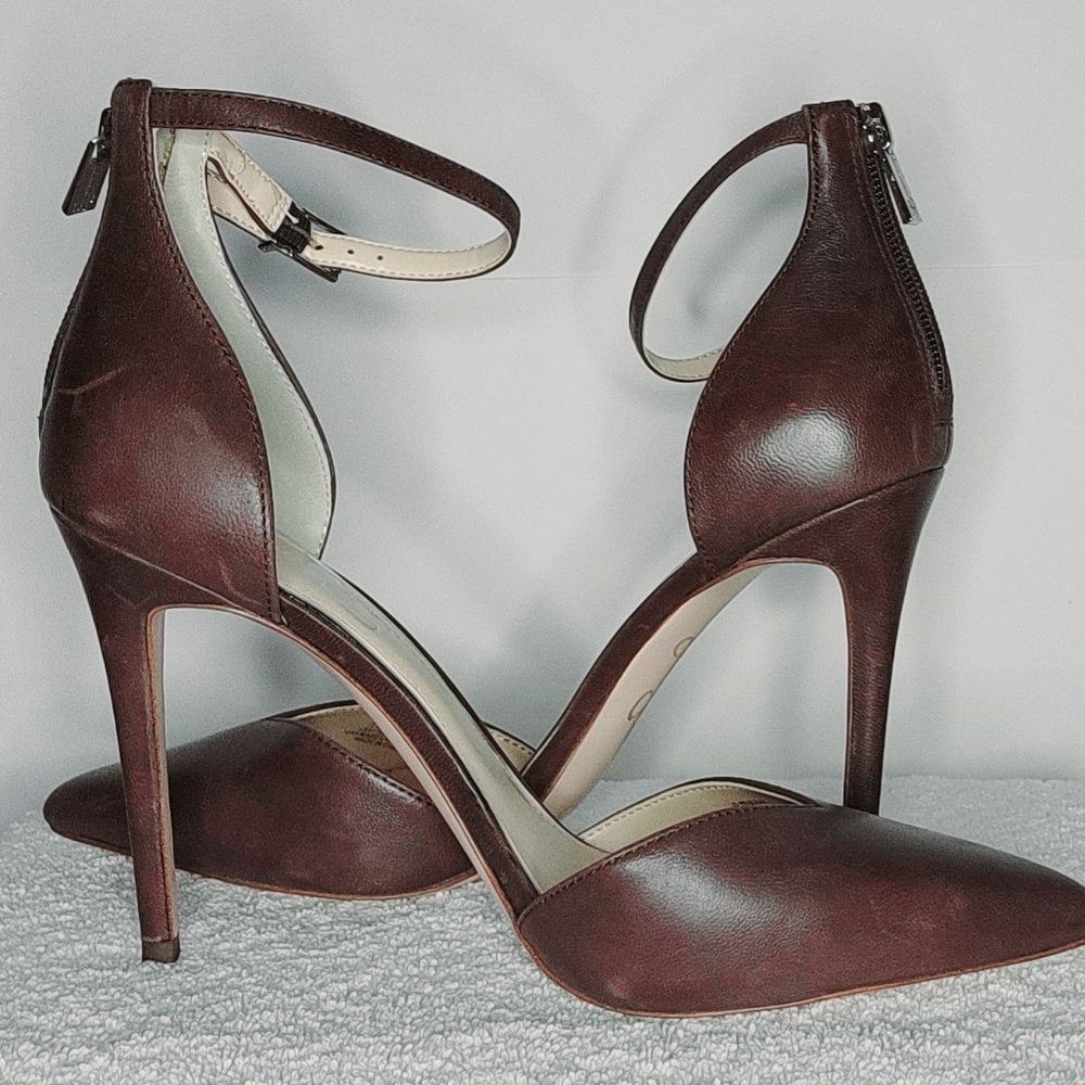 New! Never Worn! Brown Jessica Simpson Pointy Toe Heels.